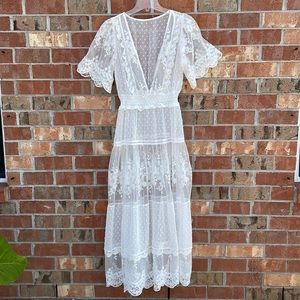 Beautiful Dress Coverup White Lace Not Lined Faux Buttons No tags Beach Wedding